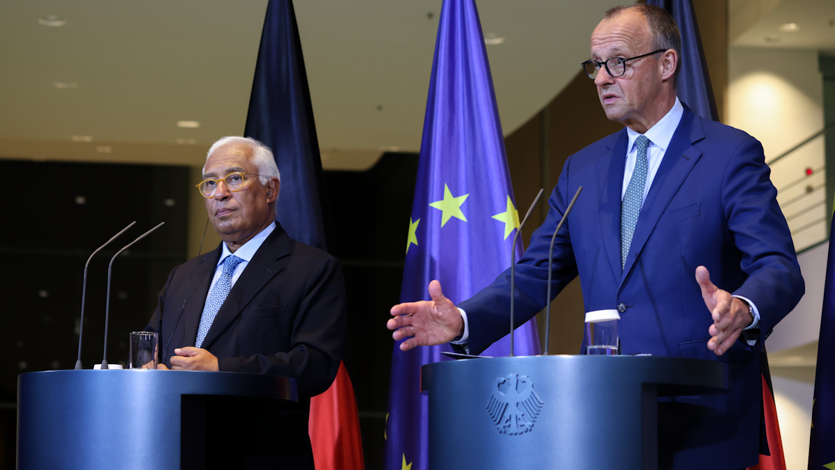 Friedrich Merz și Antonio Costa:  UE califică decizia SUA de a suspenda sancţiunile asupra petrolului rusesc drept foarte îngrijorătoare. Trump „greşeşte”