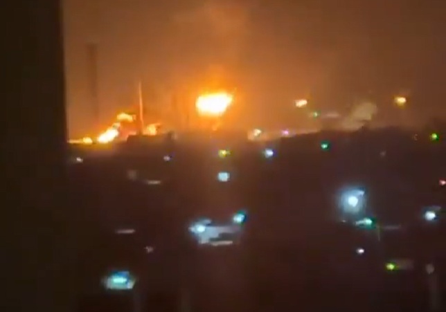 VIDEO // Ucrainenii au lovit o rafinărie și un port din Krasnodar