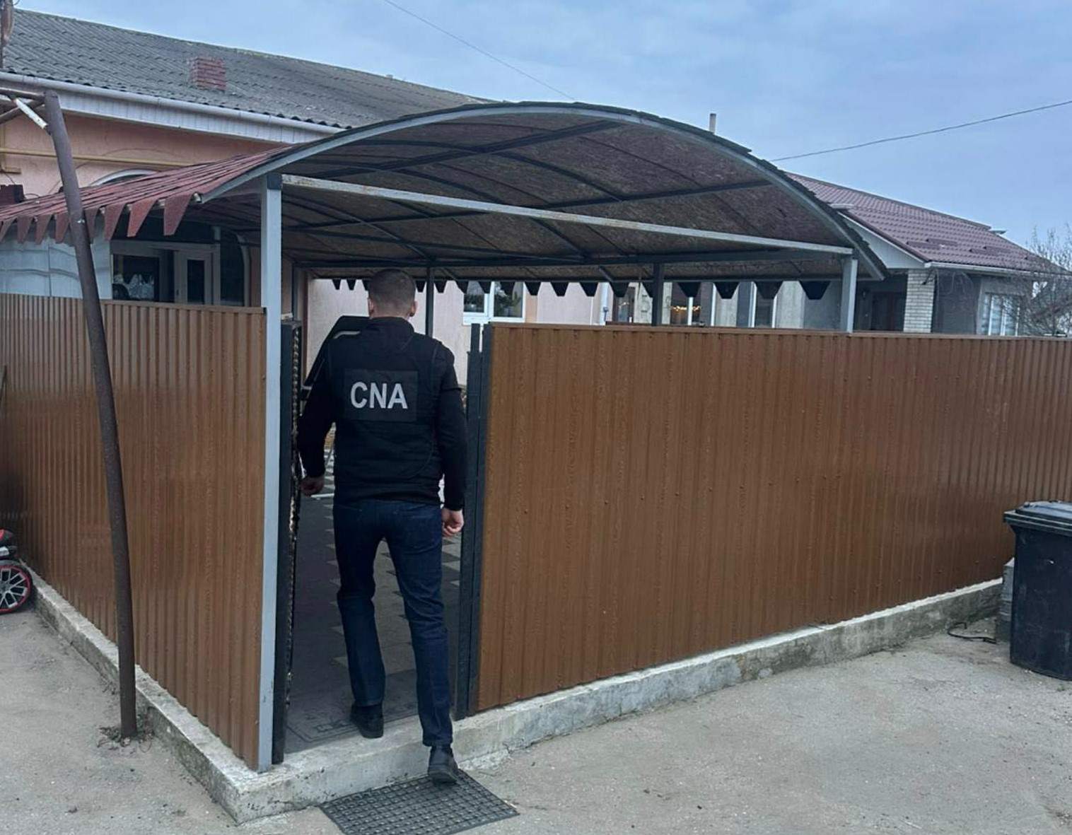 AUDIO // „Veți fi întrebați dacă știți limba română și trebuie să răspundeți: «desigur»”. CNA prezintă probe în dosarul de corupție privind cetățenia română la Cahul