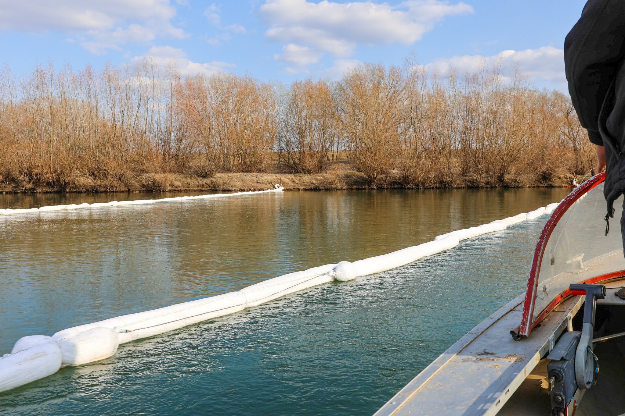 Ministrul Mediului: Laboratoarele arată că în Nistru s-au scurs substanțe petroliere