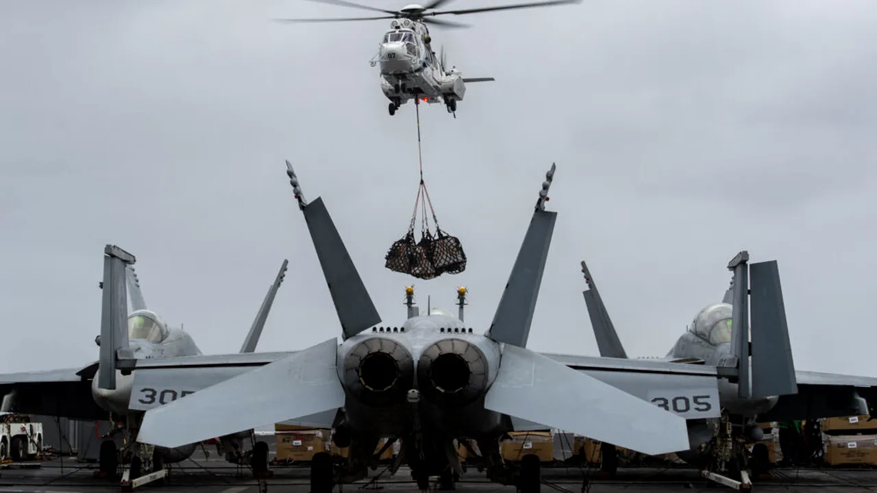 A început operațiunea militară de redeschidere a strâmtorii Ormuz. Avioanele și elicopterele militare americane implicate