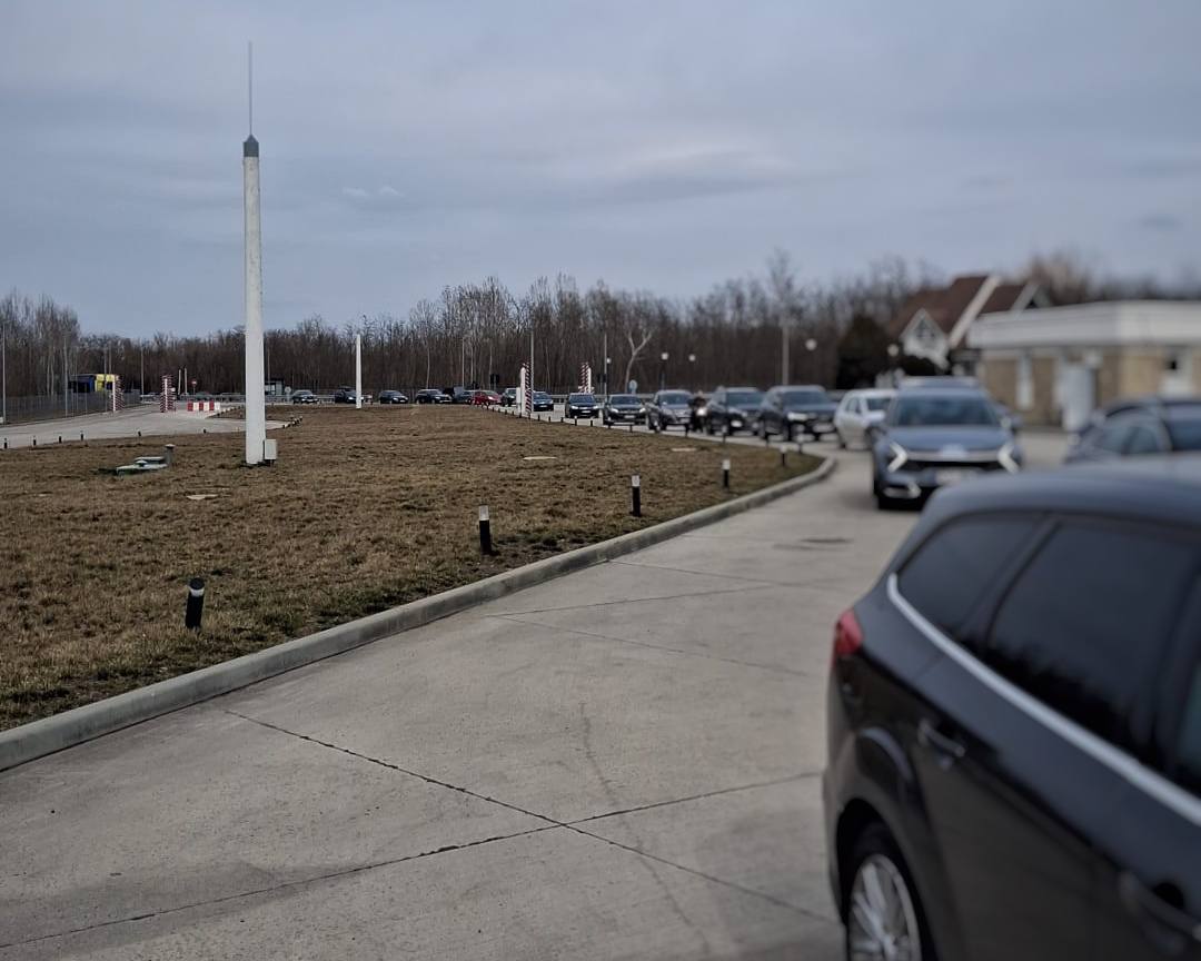 Atenție, călători! Trafic intens la PTF Sculeni: autoritățile recomandă rute alternative pentru ieșirea din R. Moldova