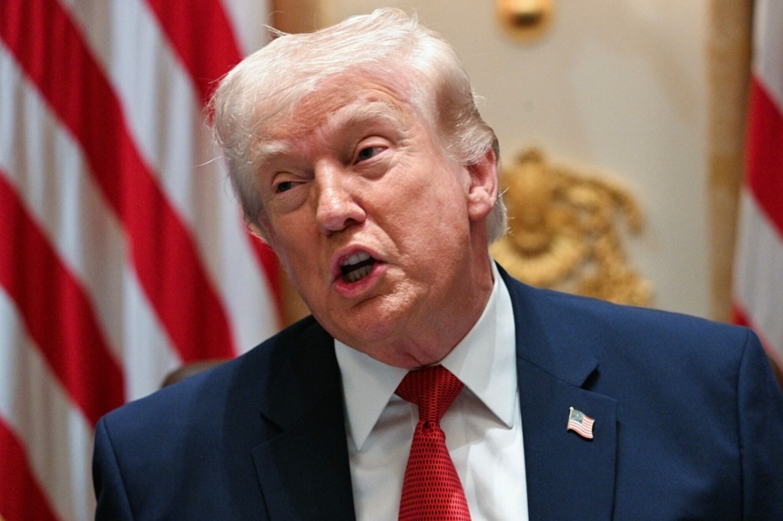 Trump îşi prelungeşte până la 6 aprilie ultimatumul dat Teheranului să deschidă Strâmtoarea Ormuz, pentru că negocierile în vederea încheierii Războiului din Iran se desfăşoară ”foarte bine”