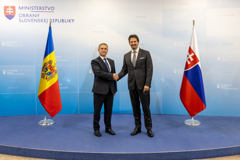 Anatolie Nosatîi, discuții cu omologul său slovac despre colaborările în domeniul tehnologiilor de apărare și învățământului militar