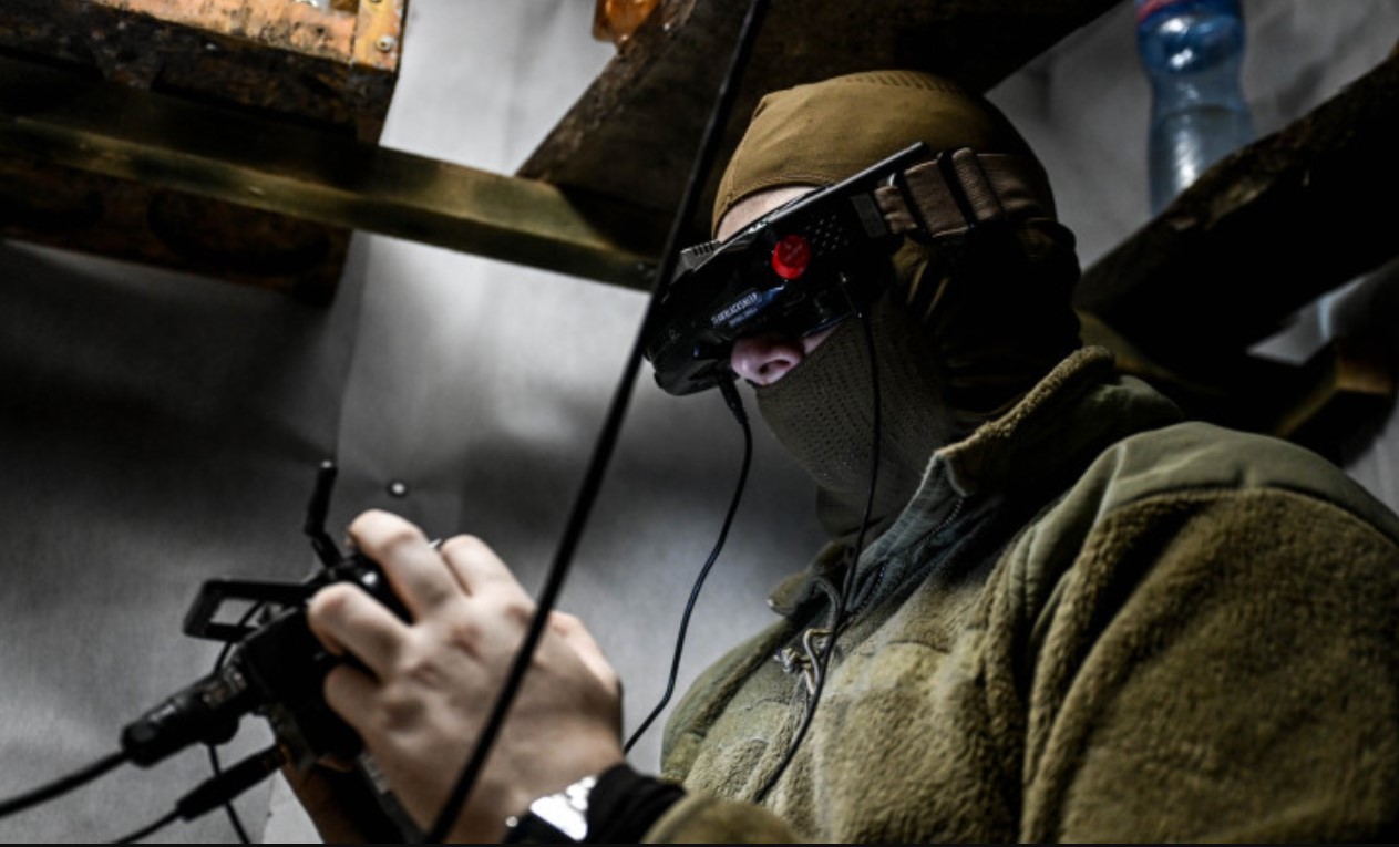 VIDEO // Momentul în care dronele ucrainene distrug trei lansatoare multiple de rachete rusești în Crimeea