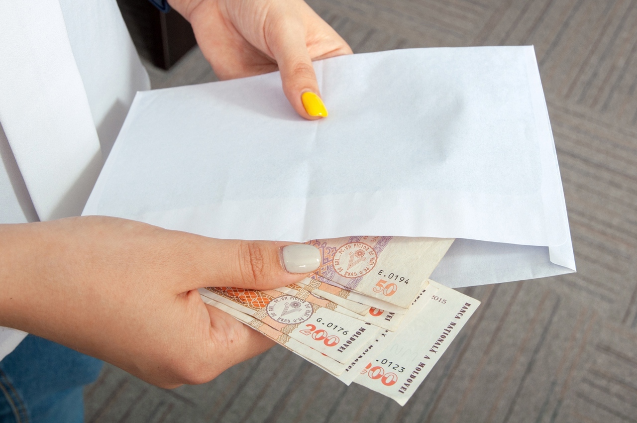 Doi oameni de-ai lui Șor de la Drochia, condamnați pentru corupție electorală