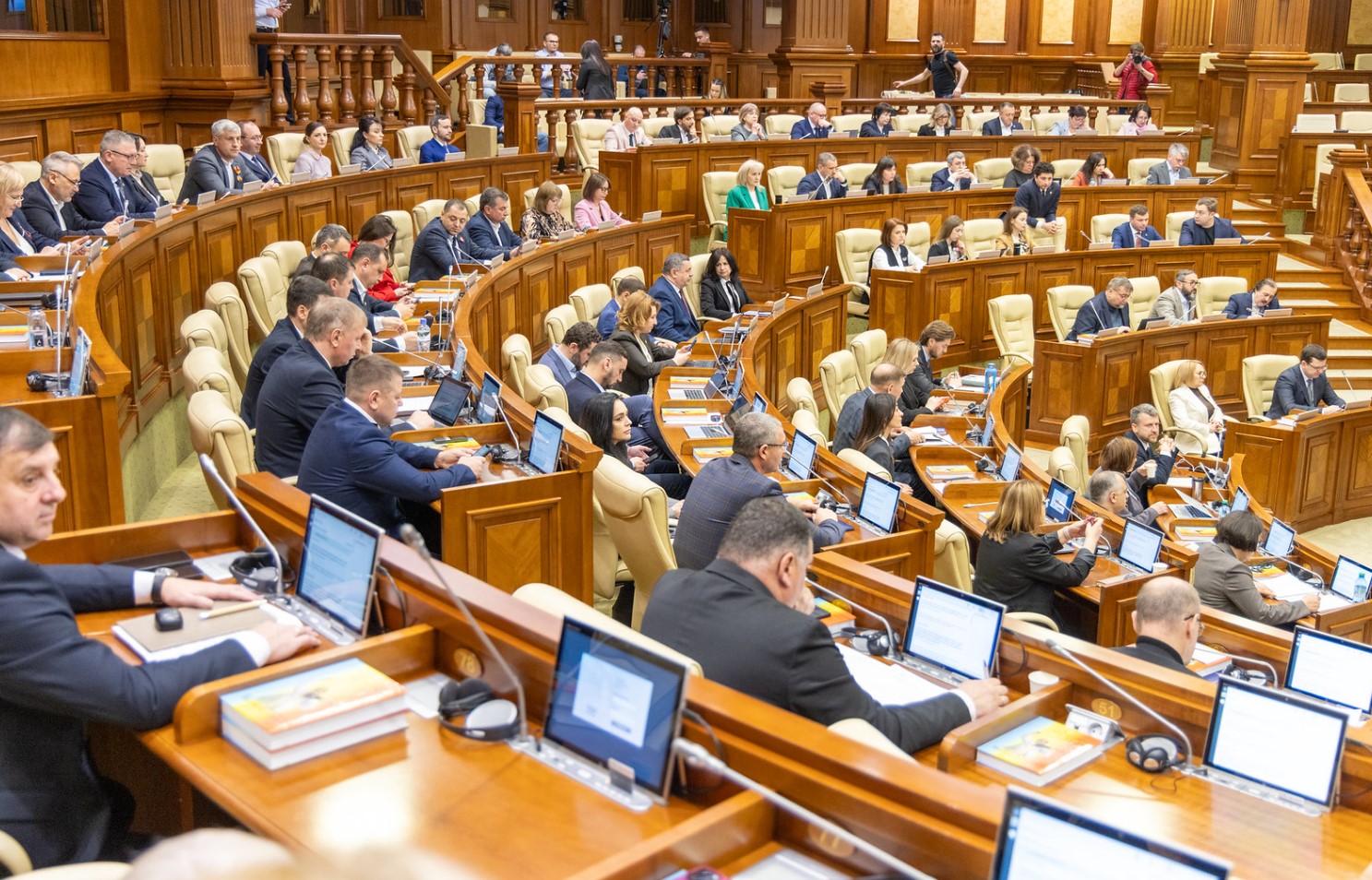 LIVE // Ședința plenară a Parlamentului din 2 aprilie. Părăsirea definitivă a CSI, pe agendă