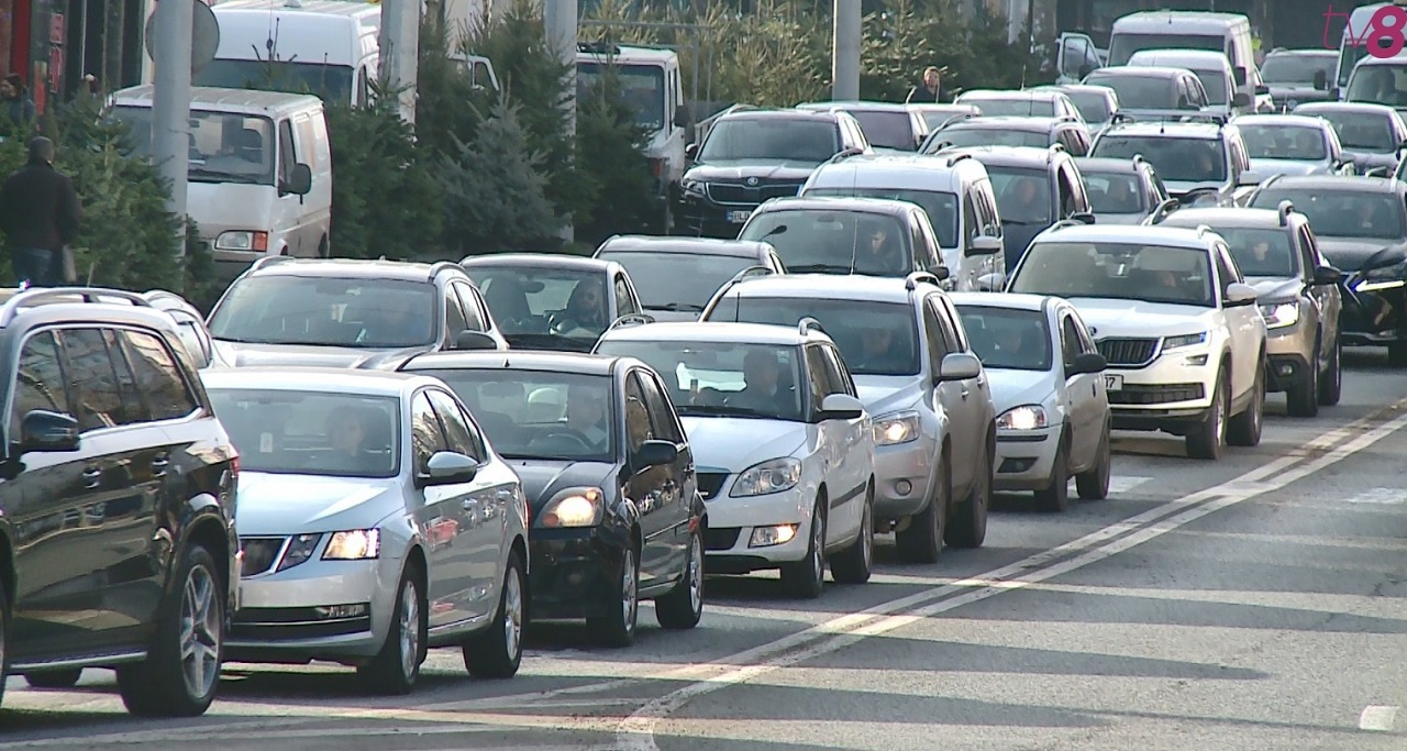 Deputat: Reducerea accizei la carburanți poate favoriza categoriile care n-au nevoie de sprijin