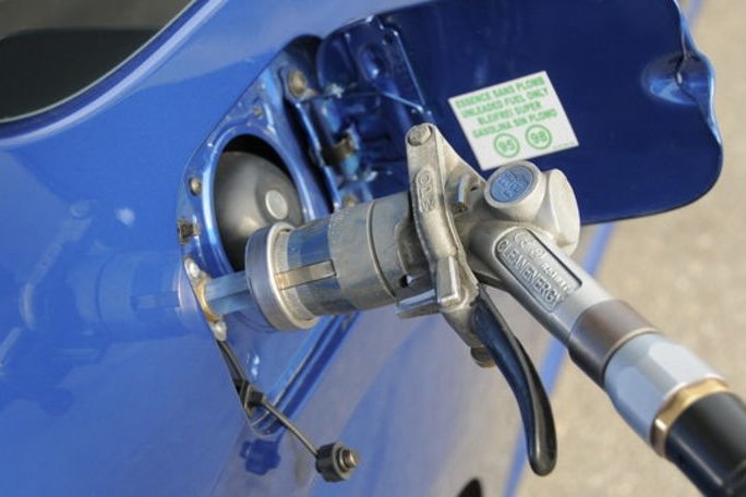 Șoc la pompă! Motorina trece pentru prima dată pragul de 33 lei/litru