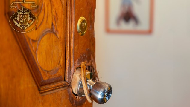 Doi tineri din Durlești, condamnați la închisoare după ce au atacat un cuplu de bătrâni