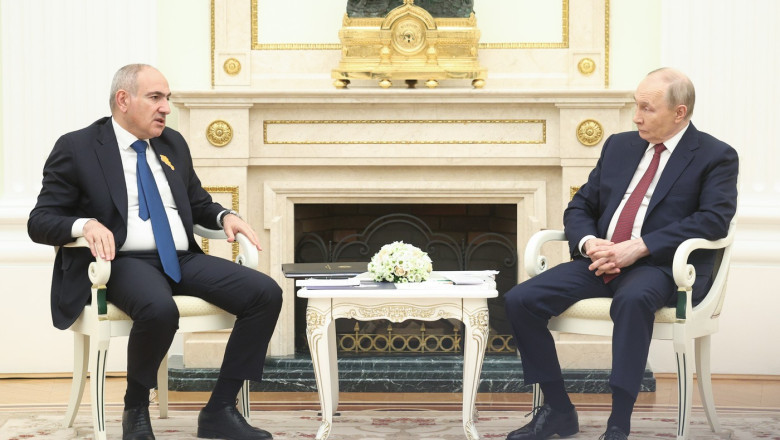 Putin îi spune premierului Armeniei că aderarea la UE e „imposibilă” și cere ca partide „proruse” să candideze la alegeri