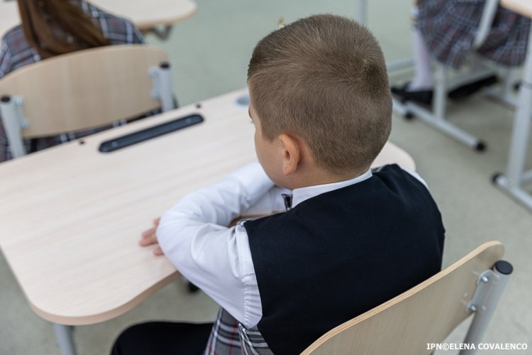 Peste 3000 de cereri, depuse în prima zi de înscriere în clasa I în Chișinău