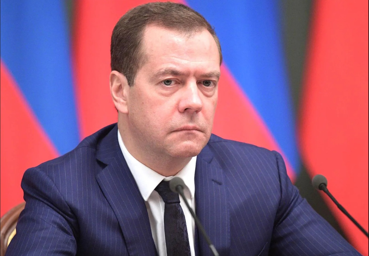 Medvedev se teme că amenințările lui Trump „vor transforma UE într-o alianţă militară în toată regula”