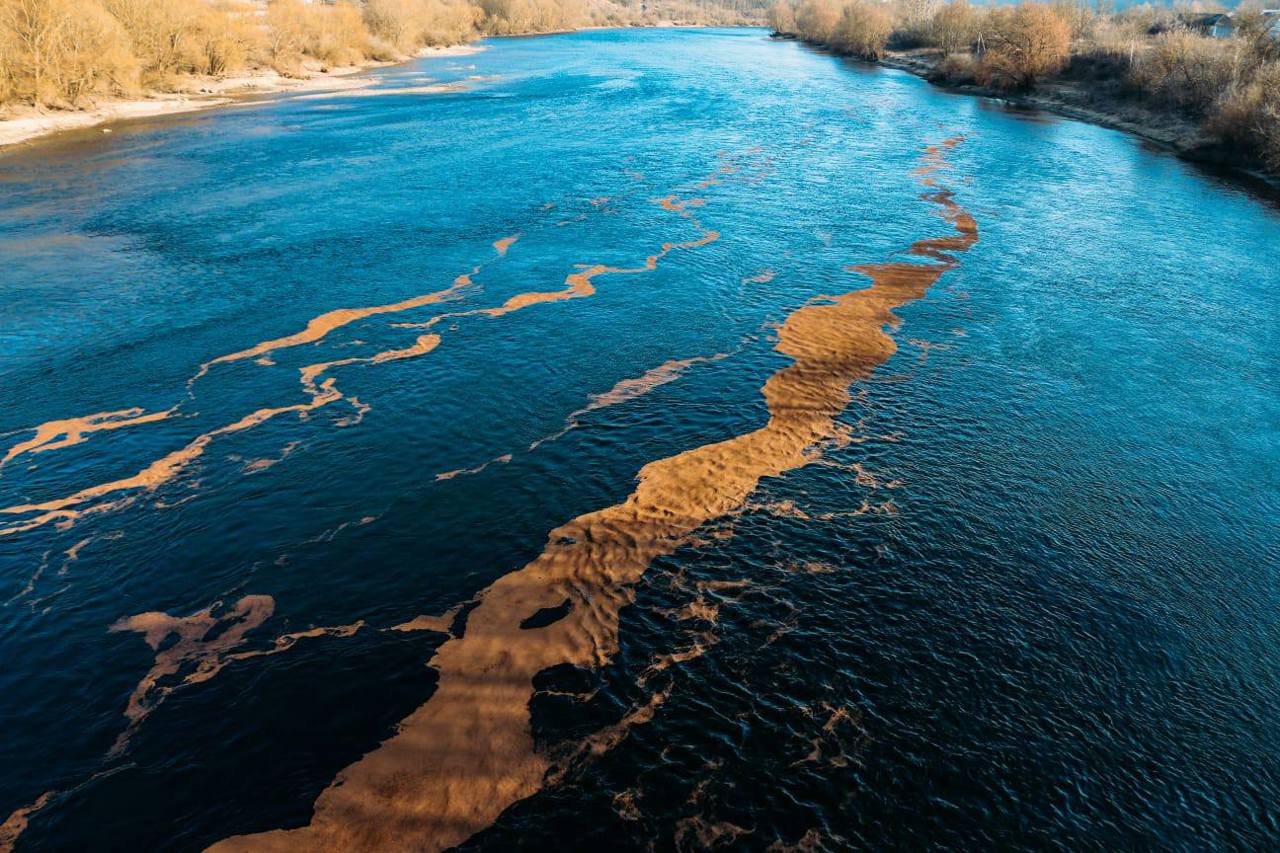 Noi pete petroliere pe Nistru. Premierul convoacă ședință de urgență