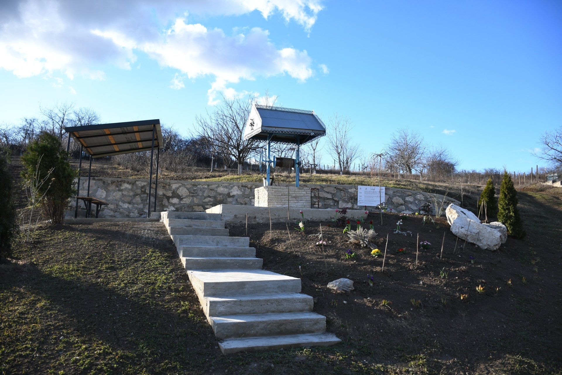 Două fântâni istorice din ariile protejate ale Republicii Moldova au fost restaurate