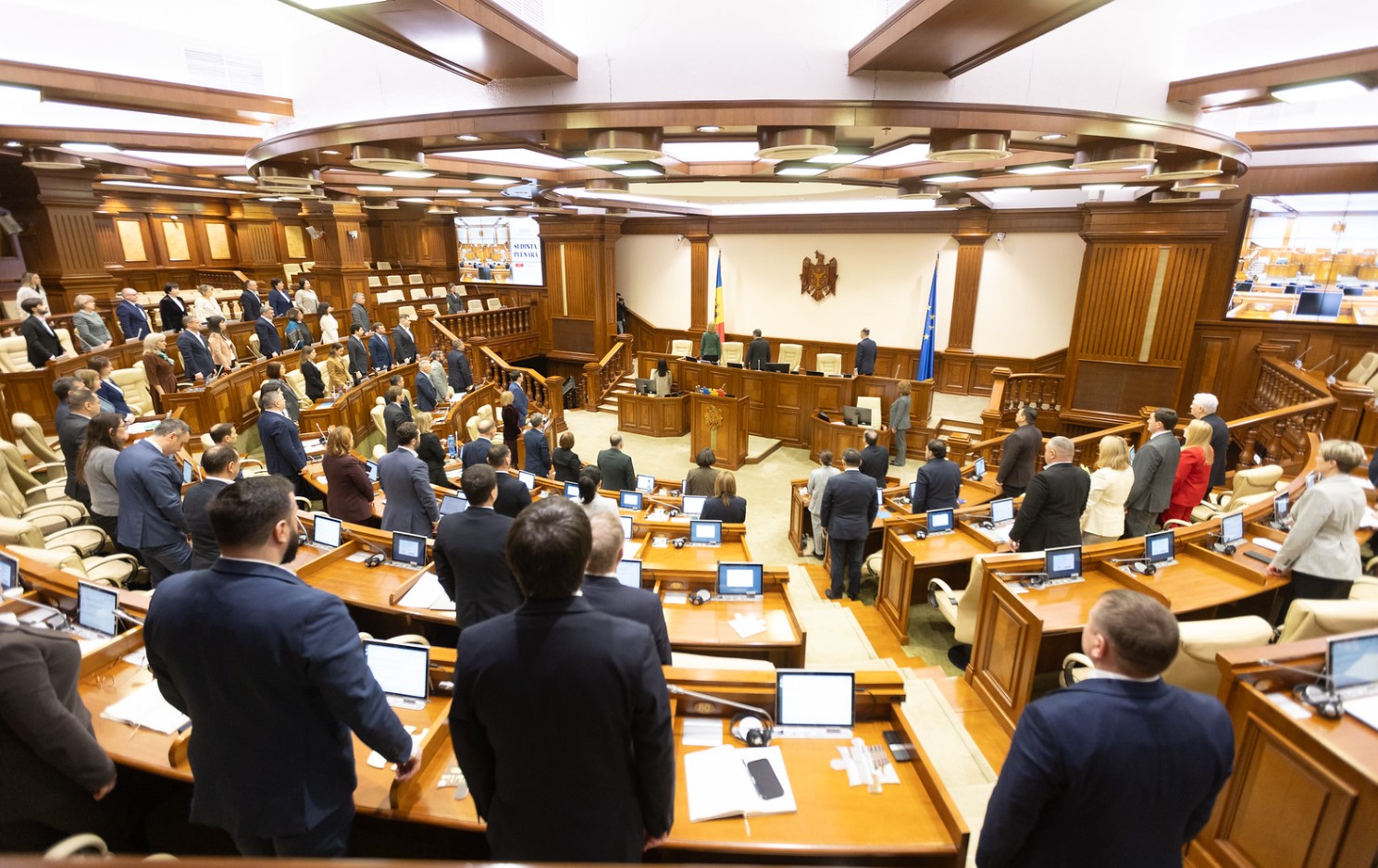 Sondaj IMAS: Șase partide politice ar accede în următorul Parlament