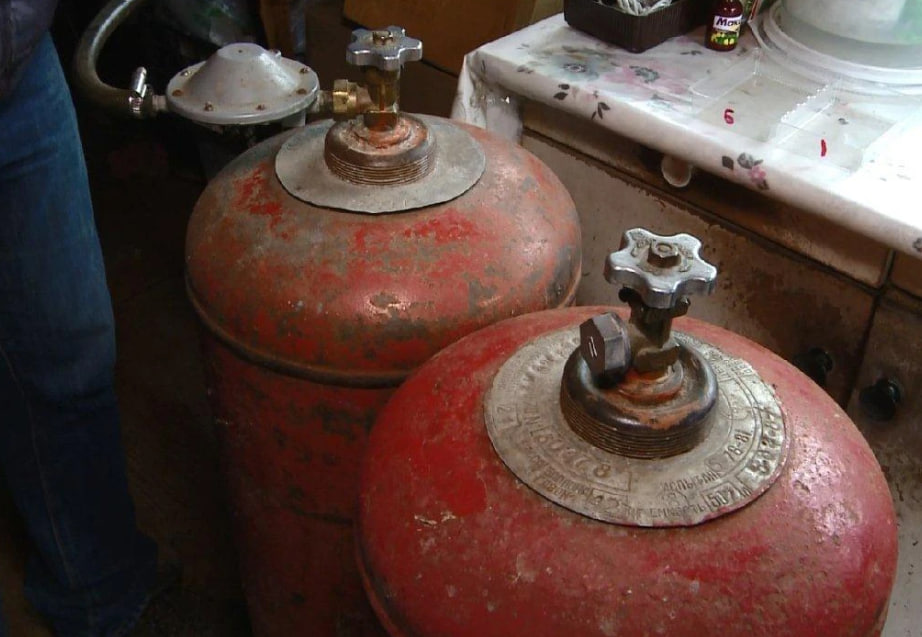 Buteliile de gaz ar putea fi interzise în blocuri. Proiectul de lege, propus Parlamentului