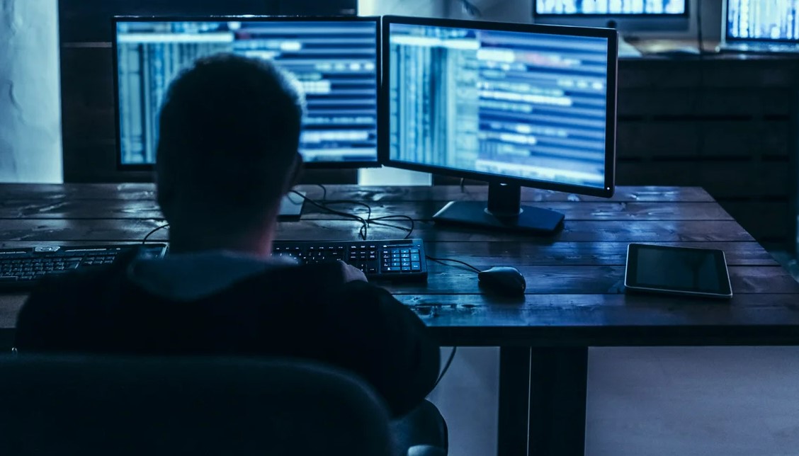 FBI, alături de SRI și agențiile din UE, a destructurat o rețea de spionaj cibernetic a Rusiei