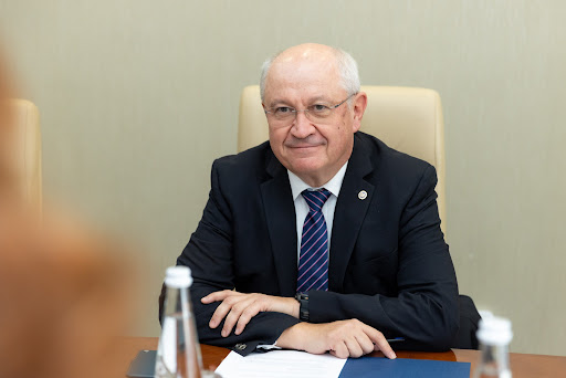 Mesajul premierului Alexandru Munteanu, de Paști: „Să primim lumina Învierii cu smerenie și cu nădejde”