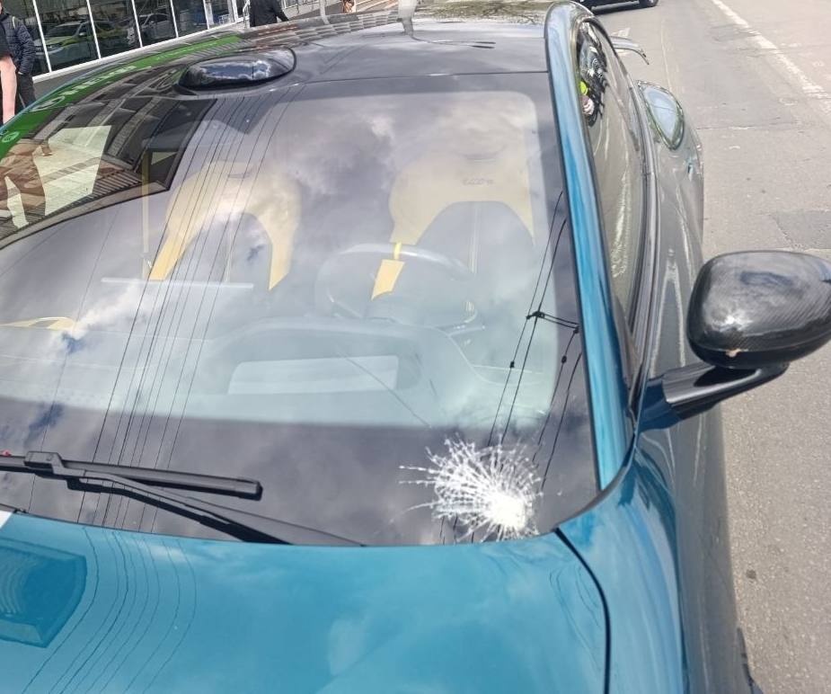 Șoferul care a spulberat o mamă și copilul ei pe o trecere de pietoni din Chișinău, trimis în izolator