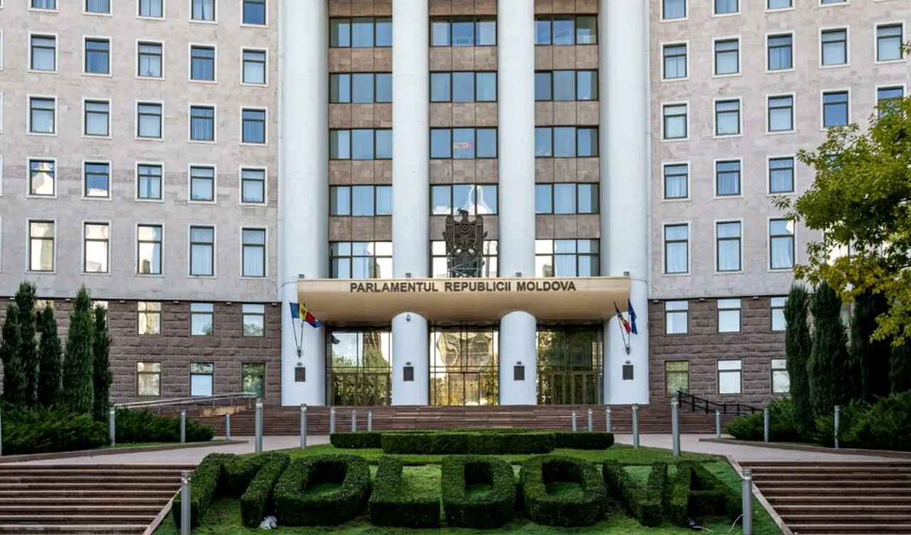 Pană de curent la Parlament: site-ul și e-mailurile instituției nu funcționează