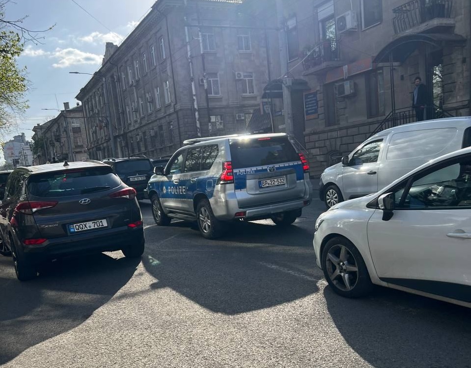 Misterul mașinii poliției germane din Chișinău, dezvăluit de IGP