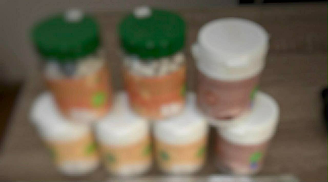 FOTO // Sute de capsule cu efect halucinogen, depistate la Aeroportul Internațional Chișinău