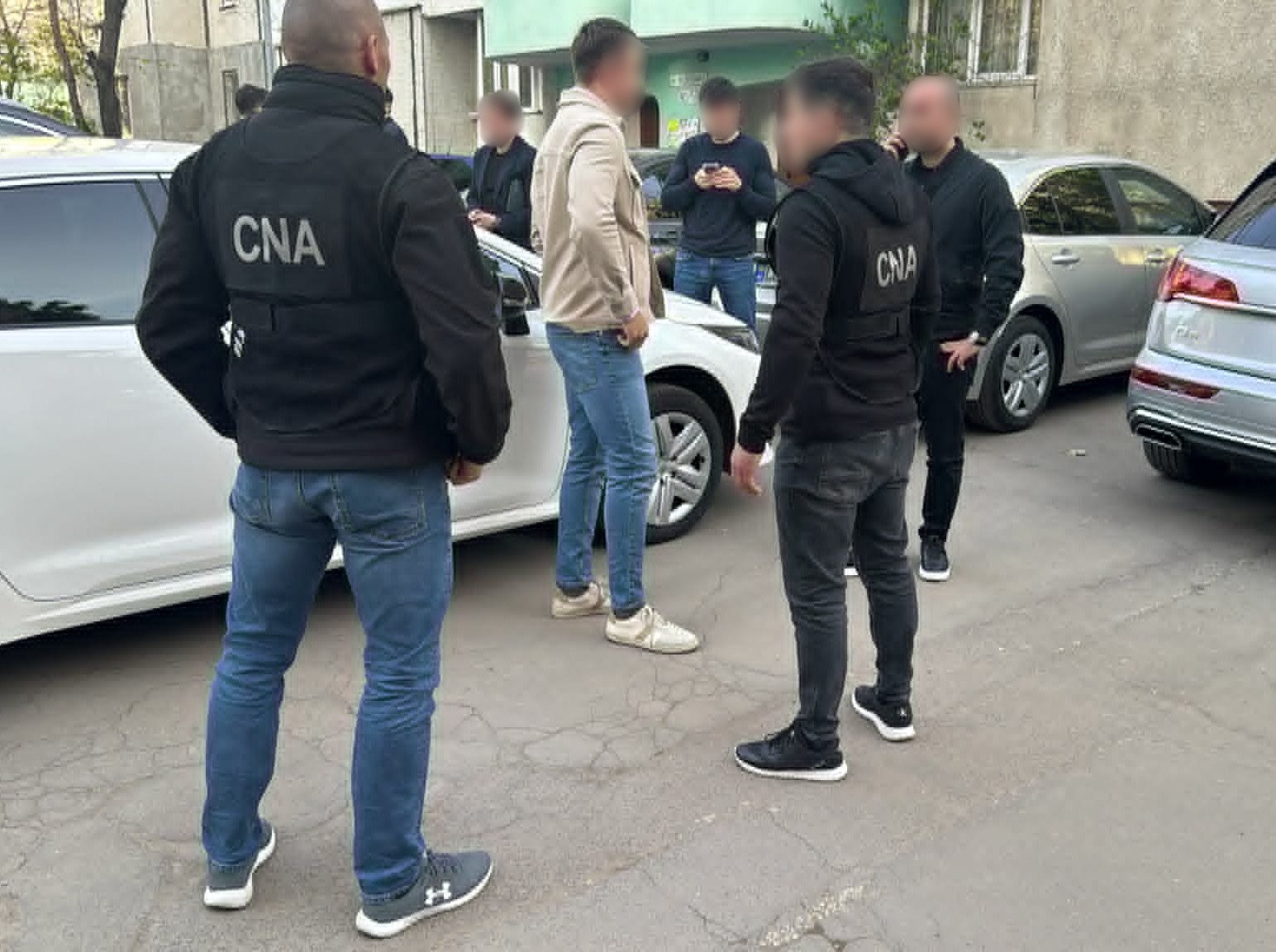 Ar fi cerut 32 mii de euro pentru o decizie favorabilă. Avocat stagiar, prins în flagrant de CNA