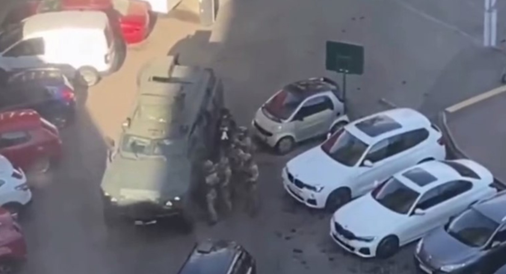 (VIDEO) Ucraina // Cinci morţi într-un atac armat la Kiev. Atacatorul a fost ucis