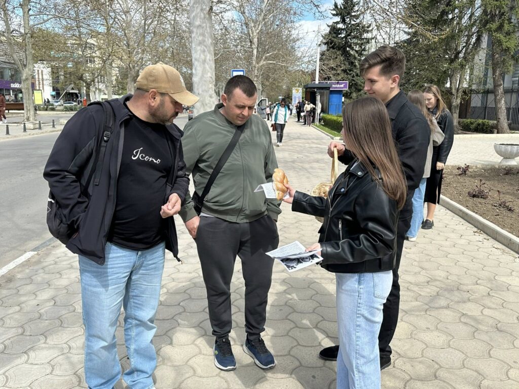 „O lumină și un hulubaș de pâine” – în memoria victimelor foametei organizate