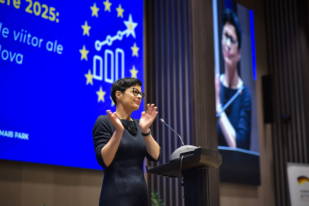 „Uitați-vă la R. Moldova!”: Comisarul european pentru Extindere prezintă R. Moldova ca exemplu pentru țările balcanice