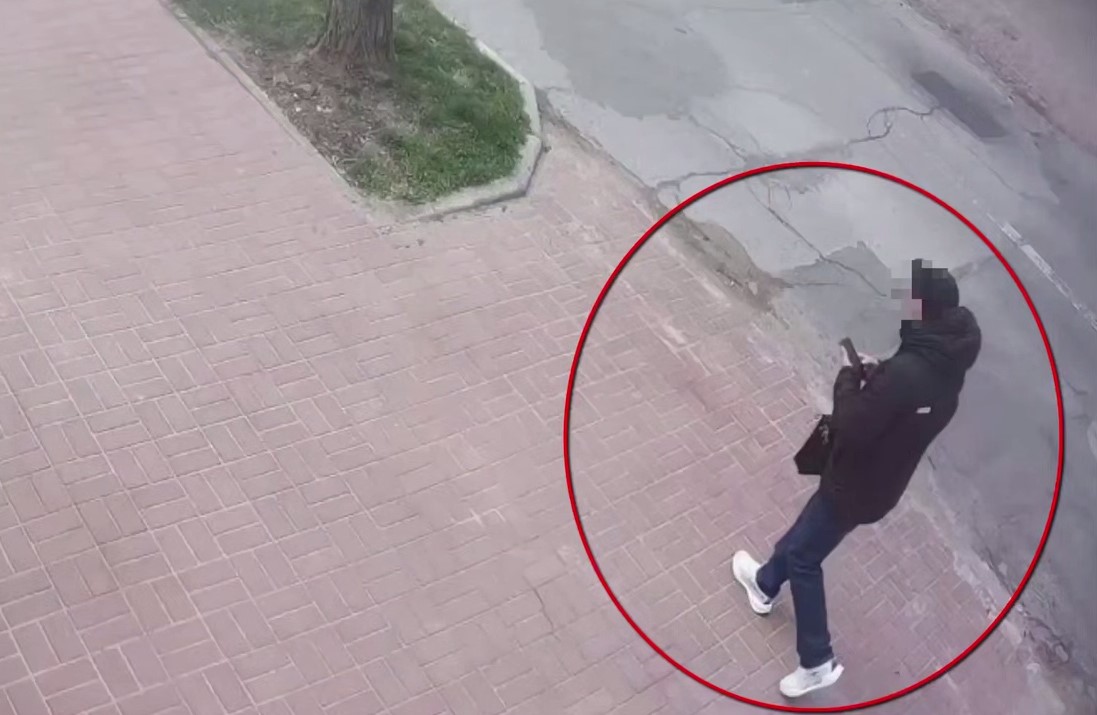 VIDEO // Patru tineri, reținuți pentru escrocherie. Prejudiciul cauzat victimelor depășește 1 milion de lei