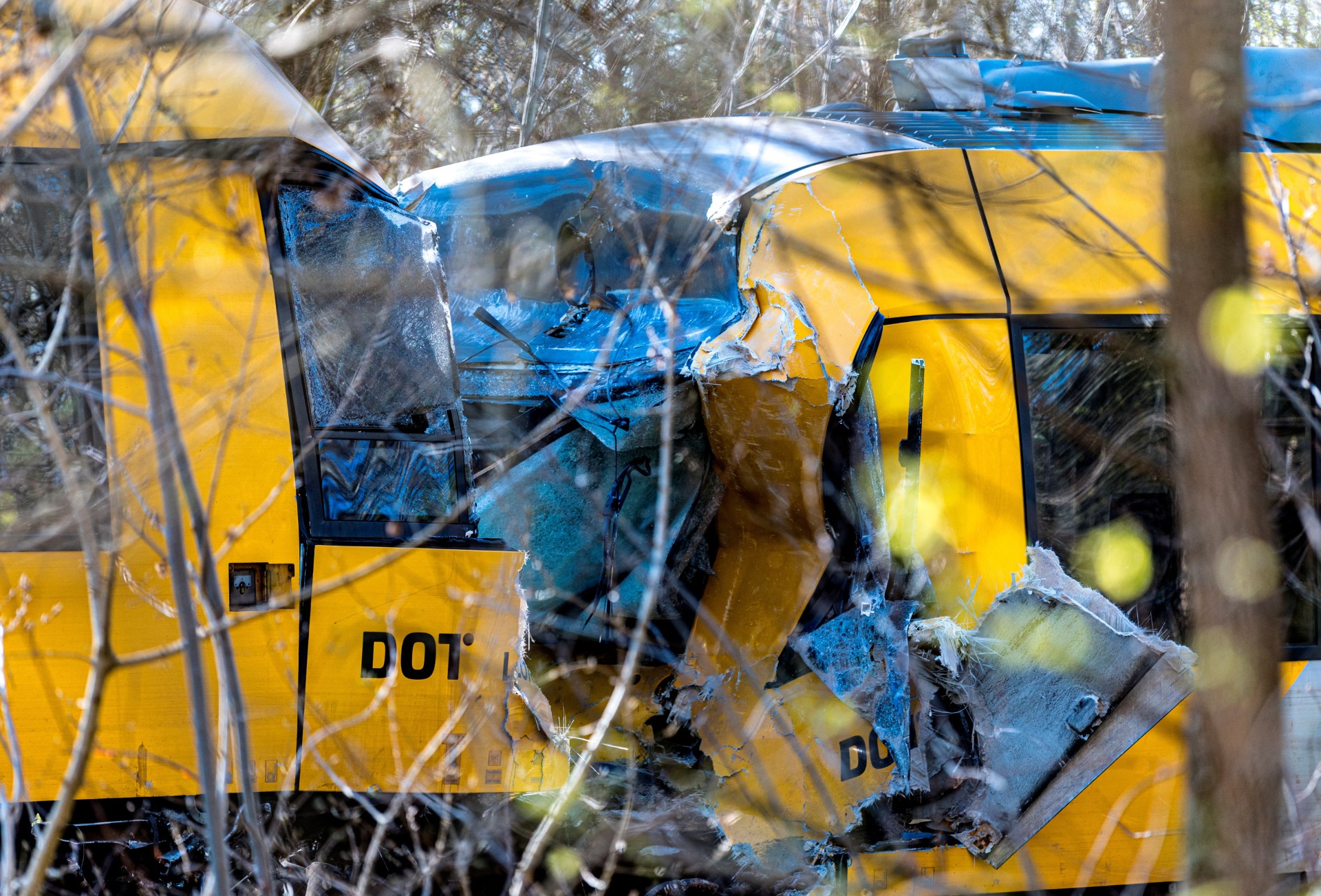 Accident feroviar în Danemarca: două trenuri s-au ciocnit frontal. 17 persoane au fost rănite
