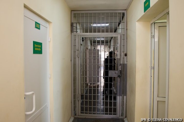 Procurorii cer arest pentru cei șase angajați ai IP Botanica, reținuți în dosarul de corupție