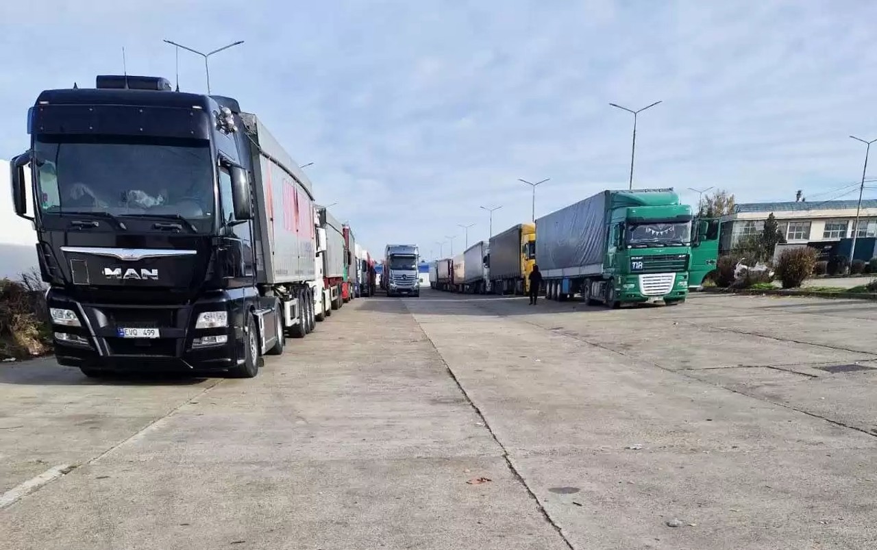 Activitatea pe sectorul marfar la frontieră cu România, sistată temporar