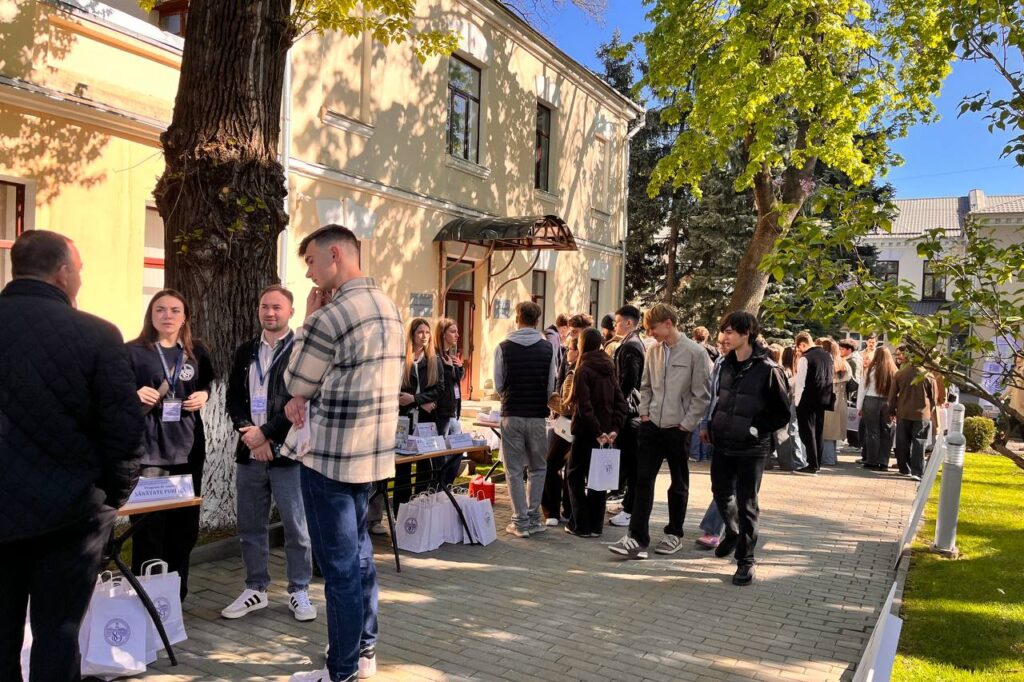 Ziua ușilor deschise la USMF: viitorii studenți descoperă ofertele educaționale