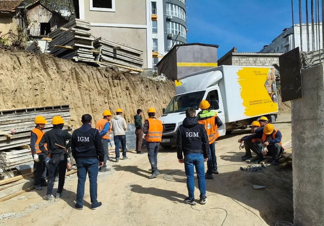 11 cetățeni străini depistați muncind fără acte legale pe un șantier din sectorul Botanica