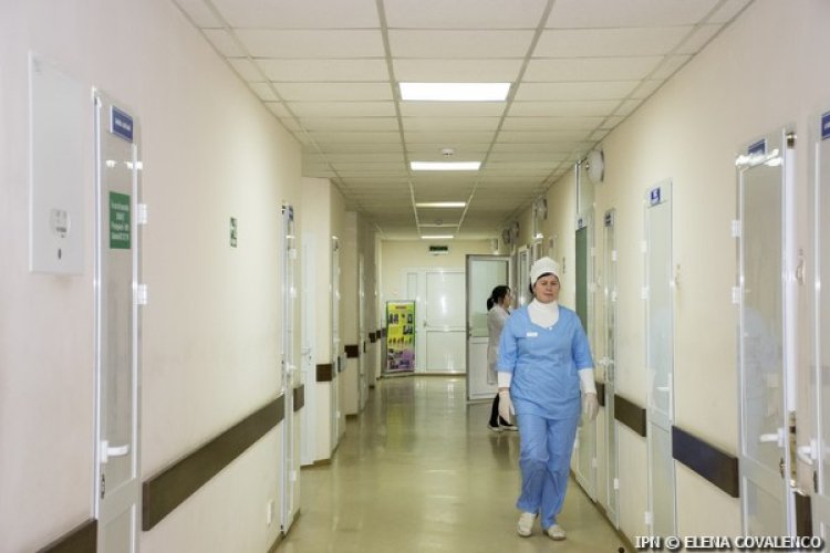 Starea copilului peste care a căzut un copac la Grădina Zoologică rămâne gravă