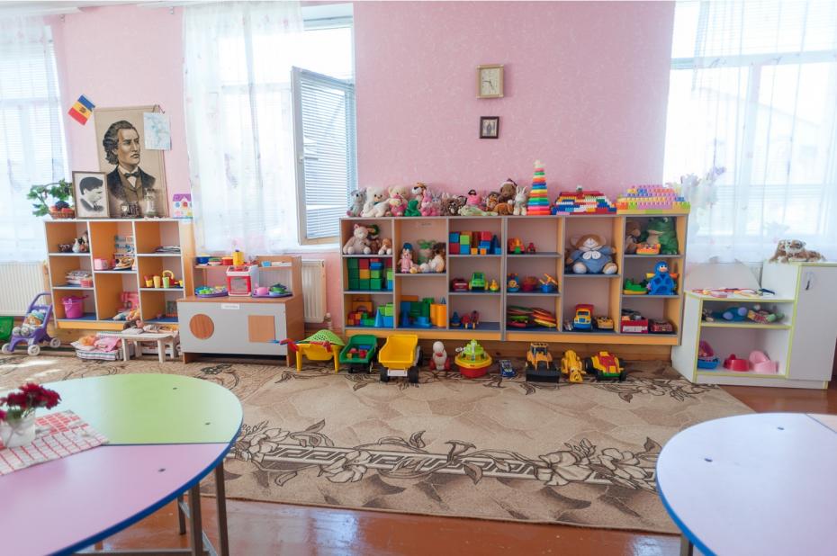 MEC: Două educatoare și directorul Grădiniței nr. 133 și-au dat demisia