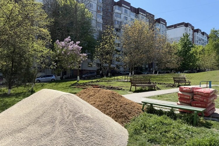 Terenuri de joacă și fitness, în proces de amenajare în capitală