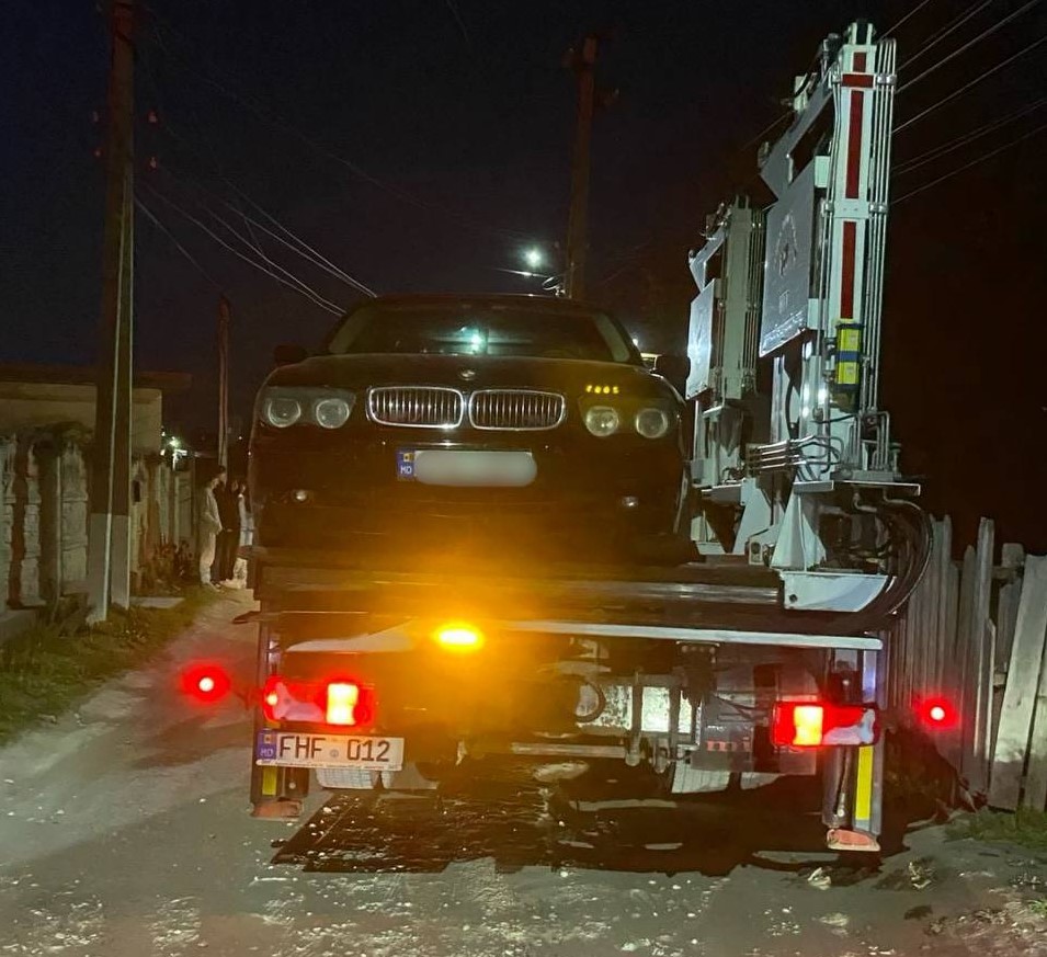 Un tânăr din Șoldănești, prin beat criță și fără permis de conducere la volanul unui BMW