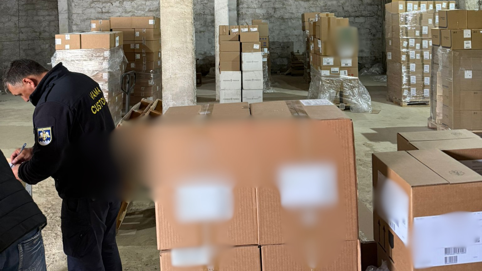 Medicamente declarate ca produse pentru industria estetică. Doi agenți economici din Transnistria, cercetați pentru contrabandă