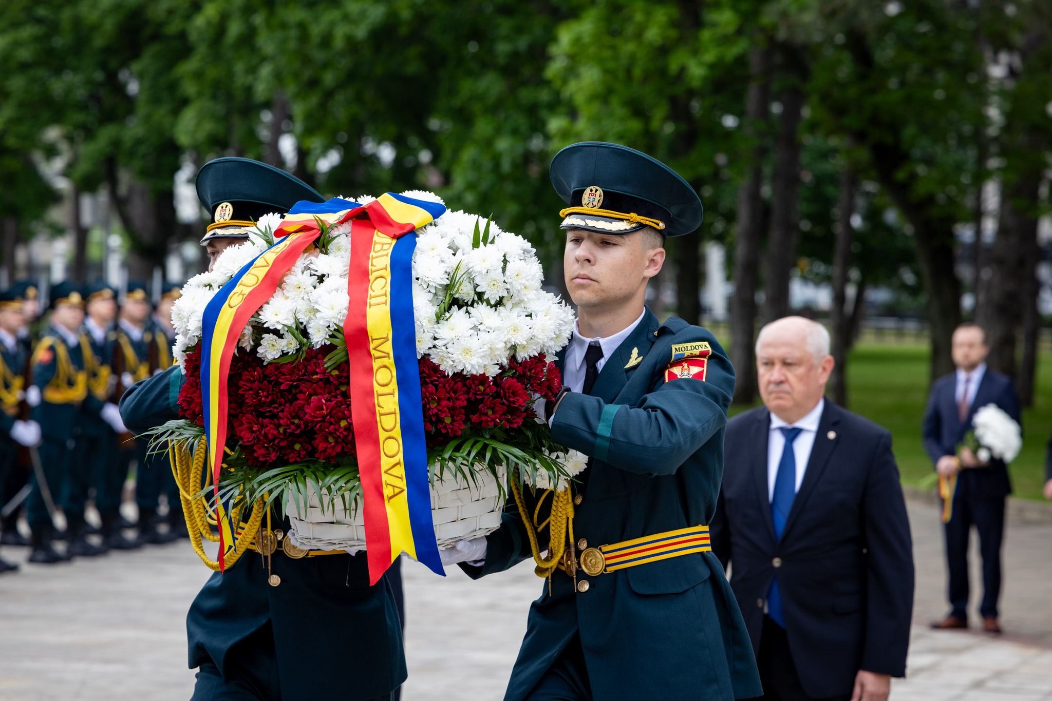 Mesajul premierului de 9 mai: Cu războiul la granițele noastre, conștientizăm cât de prețioasă și vulnerabilă este pacea