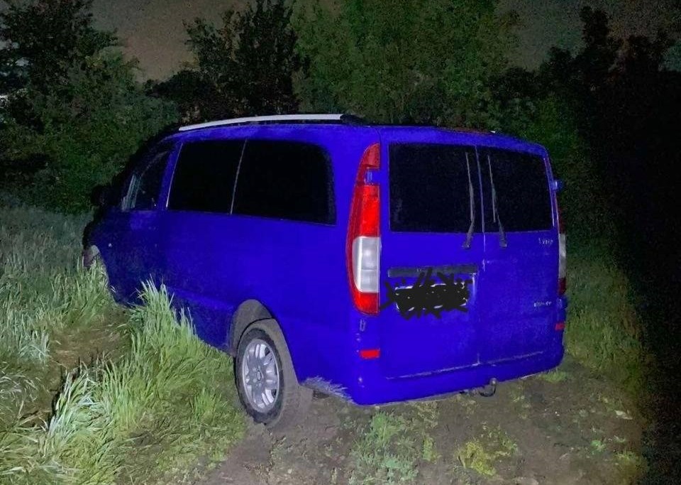 Focuri de armă la Bălți. Cinci indivizi, prinși de oamenii legii în timp ce furau radiatoare dintr-o locomotivă