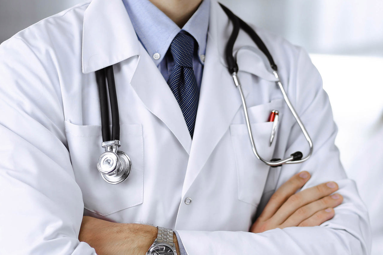Obligarea medicilor și profesorilor să raporteze consumatorii de droguri, criticată