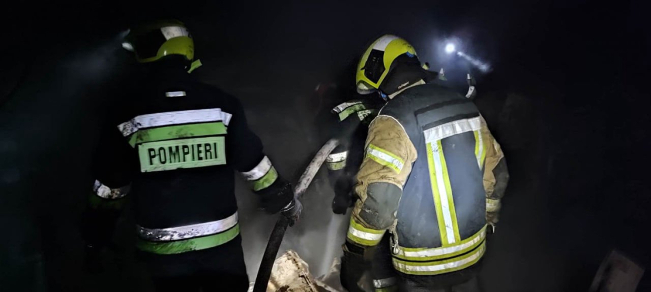 Incendiu puternic pe strada Studenților din Chișinău: un restaurant, distrus complet de flăcări