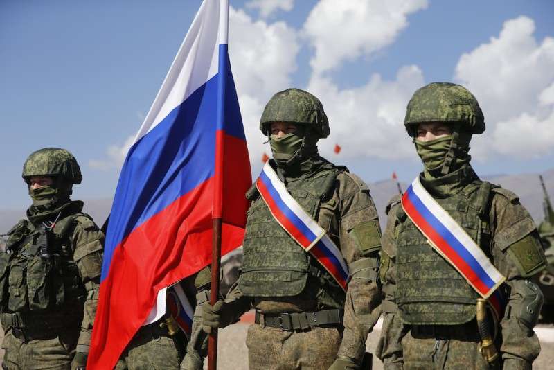 Rusia cere evacuarea diplomaților și cetățenilor străini din Kiev „cât mai curând posibil”, înaintea unor noi atacuri