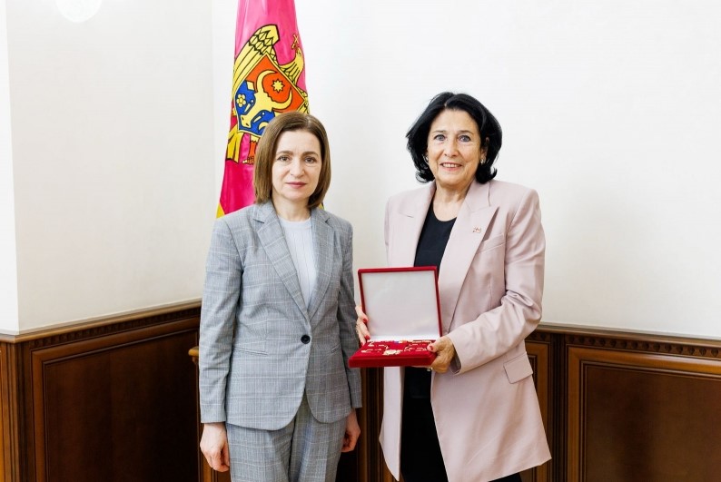 „Ordinul Republicii”, înmânat de Maia Sandu ex-președintelui Georgiei, Salome Zourabișvili