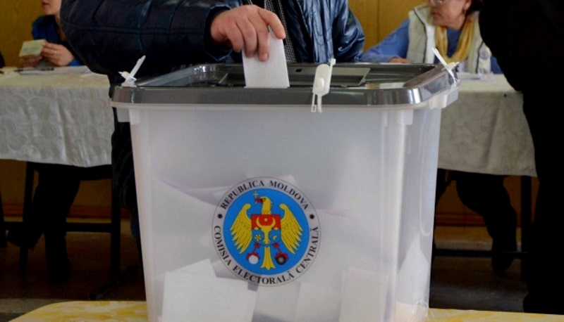 Funcționari electorali, avertizați de CEC pentru nereguli în listele suplimentare
