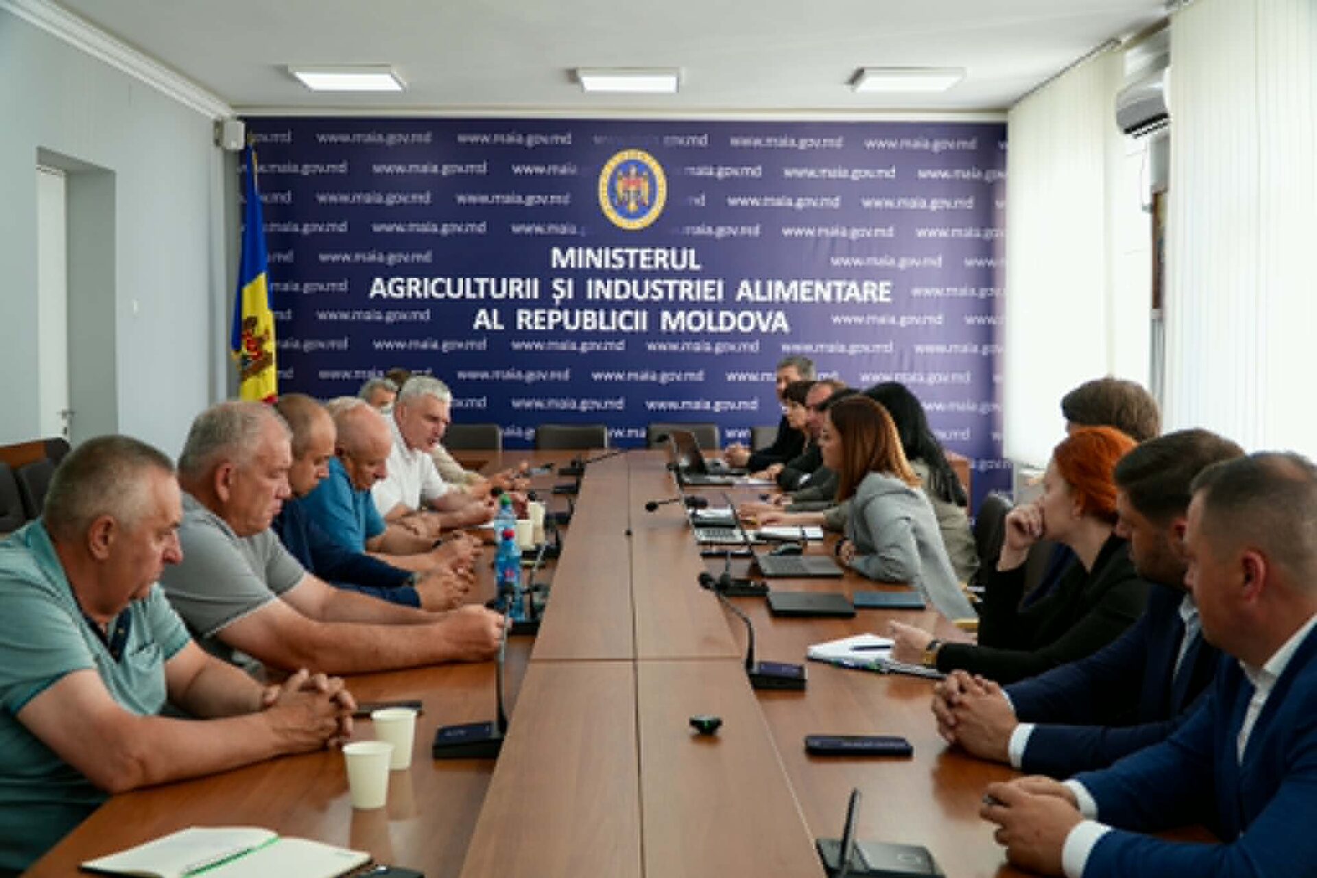 Autoritățile anunță măsuri pentru agricultori, dar fermierii așteaptă angajamente concrete